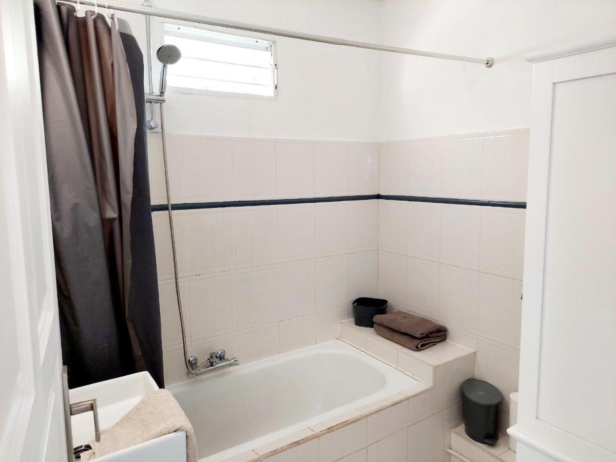 Les Cles D'Emakeys Apartamento Sainte-Anne  Exterior foto